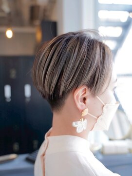 シャロン(SHARON) 【SHARON】ハンサムショート×デザインホワイト