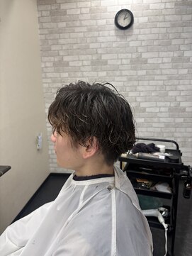 アイズ 海老名(AIZU) スパイラルミックスパーマ　ツイストパー　波巻きパーマ　カット