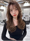 美髪エアリーロングピンクブラウン切りっぱなしボブ