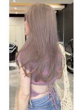 エイチ(H) ミルクティーベージュ