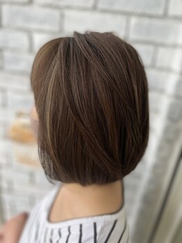 髪に優しい薬剤で、リタッチからデザインカラーまで白髪染めでも幅広くご提案させていただきます♪