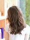 リビング(Living by Buzz)の写真/キレイな色味を保ちながら、髪に潤いを与える♪厳選したカラー剤で、透明感あふれる艶やかな仕上がりに◎