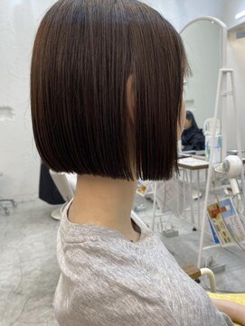 ロミー 本厚木(ROMMY.) 大人ガーリーショートボブ◎ナチュラルブラウン髪質改善パッツン
