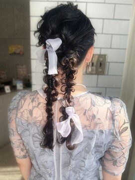 チャオ バイ ミチ(Chao by MICHI) 【ChaoMICHI yu-ka】三つ編み 結婚式 編みおろし お呼ばれヘア