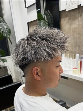 ルースト 京都四条大宮店(ROOST) ホワイトハイライト×ツイストパーマ