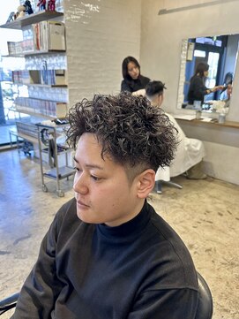 ザデイ カットアンドカルチャーショップ(THE DAY CUT&CULTURE SHOP) スパイキーパーマ