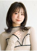 上品くびれミディアムレイヤー