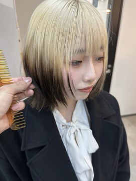 ヴェルデ(Verde) ブリーチ抜きっぱなし×ルーツカラー