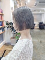 スーハ 恵比寿(SUUHA)&nbsp;切りっぱなしハイトーンタッセル/ミニボブホワイトグレージュ