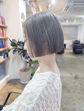 スーハ 恵比寿(SUUHA) 切りっぱなしハイトーンタッセル/ミニボブホワイトグレージュ