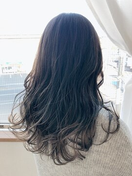 ヘアアンドメイク ムーア(Muuua) グレーベースのグラデーションカラー