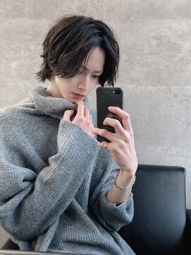 シン(syn) ミディアムマッシュウルフ