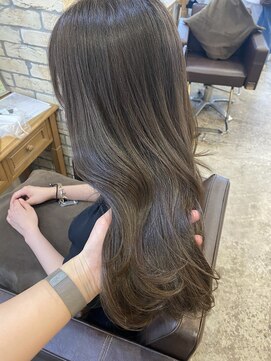 シェノン 西梅田(CHAINON) レイヤーカット/ウェットヘア/デザインカラー/オリーブベージュ