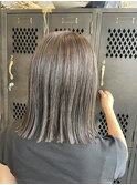 バレイヤージュアッシュカラーツヤ感ノーブル切りっぱなしミディ