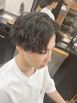 クオンヒール 淀屋橋店(QUON HEAL) スペインカール/スパイキーショート/フェザーパーマ/フェード×