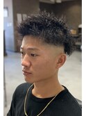 スパイキーショート×ツイスト　〈理容室〉