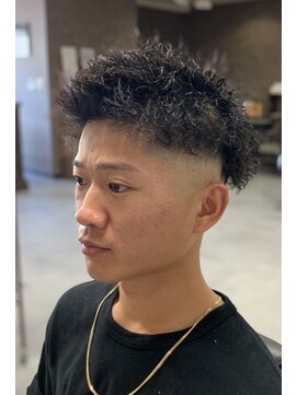 ネクサスアンドコー 浦安店(NEXUS&Co.) スパイキーショート×ツイスト　〈理容室〉