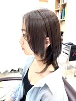 メタ(META) 透け感とツヤ感を両立した、柔らかく抜け感のある大人カラー♪