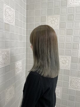 トリエラ 池袋(TRIELA) オリーブグレージュグラデーション