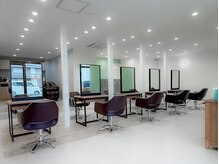 オーブヘアー チャーム 福岡柳川店(AUBE HAIR charm)の雰囲気(開放感のある明るい店内で、くつろぎの時間※写真はイメージ)