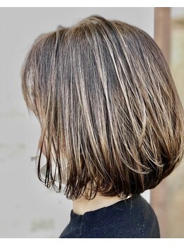 ジュベル ヤマノウエ(JEBEL yamanoue)の写真/ただ隠すだけじゃないオシャレな【白髪ぼかし】や【グレイカラー】で自然にカバー、若々しい印象へ♪