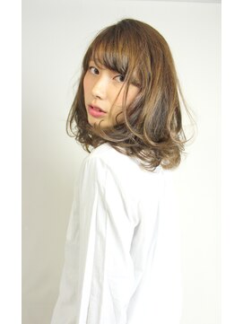 アンビエンテ(ambiente) ゆるリラ　ボブ　デコルテ