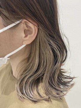 バズ ビー(BUZZ Bee) インナーカラー×ミルクティカラー