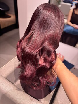 ステア ケース(stair case) ブリーチなしカシスレッドカラーレイヤーカット前髪カット