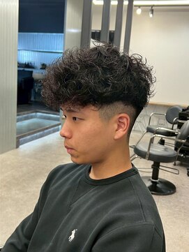 リッチブランドアンドコー(Rich Brand&Co) スペインカールスパイラルパーマツイストパーマフェード短髪