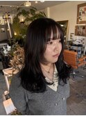 動きの出るふんわりレイヤースタイル