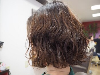 ヘアーアート ミックススペース(HAIR ART MiX SPACE)の写真/本物志向の大人女性へ。丁寧なカウンセリングと上質な空間で、年齢とともに変化する髪のお悩みを解決。