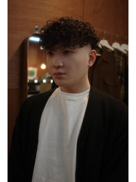 エディ(Edy) メンズスペインカールマッシュ刈り上げケアパーマ眉毛カット岡山