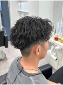 刈り上げセンターパート/波巻きツイストスパイラル/大阪
