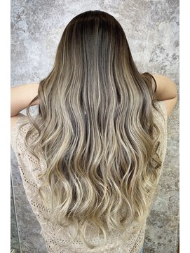 ゴリラビスケッツ(GORILLA BISCUITS) 外国人風バレイヤージュ［桜木町/横浜/みなとみらい］