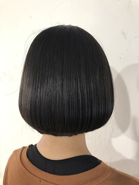 アンフィドットドゥルドゥ(AnFye.dueldo) 【AnFye.dueldo】艶髪でボブスタイル