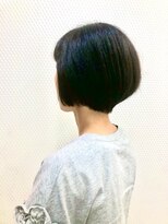 クオリス 上福岡店(QUALIS)&nbsp;ダークカラー/襟足スッキリ/小頭/小顔ショートグラボブ/40代50代