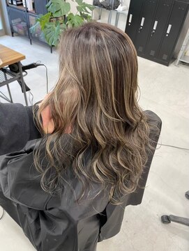 エイル 茶屋町(Eir) 【ハイライト】【トリートメント】【ブリーチ】【髪質改善】