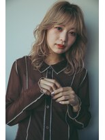 ルアナ(Luana)&nbsp;ミルクティーベージュカラー外巻きカール