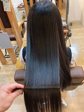 グランバイ アトリエドングリ(Grand × AtlierDonguri) お客様髪質改善データ1035(酸性縮毛矯正)