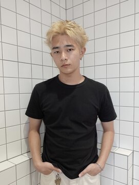 スタニング 渋谷(STUNNING.) メンズカット/スパイキーショート/ケアブリーチホワイトベージュ