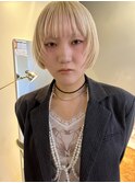 抜きっぱなしブロンドにミニミニボブ