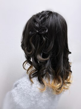 アールエーサロンモノクロ 秋葉原(RA SALON モノクロ) 編みたらし髪リボン