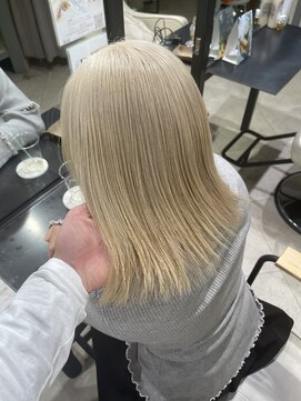 アミル(amiLe) ホワイト/ホワイトベージュ/バブ/ミディアム/D