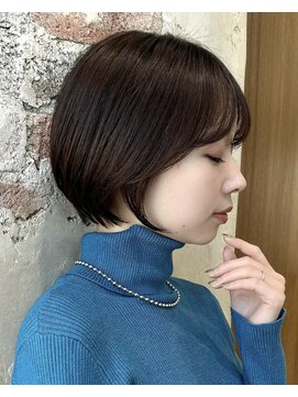 アフロート ルヴア(AFLOAT RUVUA) 「岩田莉奈」地毛風縮毛矯正 ひし形ショートボブ 白髪染め 新宿