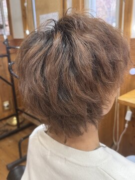 襟足ウルフカット