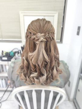 リサ 恵比寿(risa.) 編み込みハーフアップ