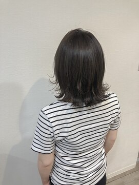 コマド(Comado) 暗髪×外ハネBOB【Comado】