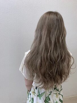 モルニ(MORNI) グレージュ_マロンベージュ Aラインボブ かきあげ