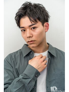 ピリナ(Pilina) アップバングショート