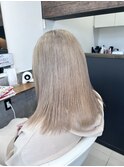 スモーキーベージュ